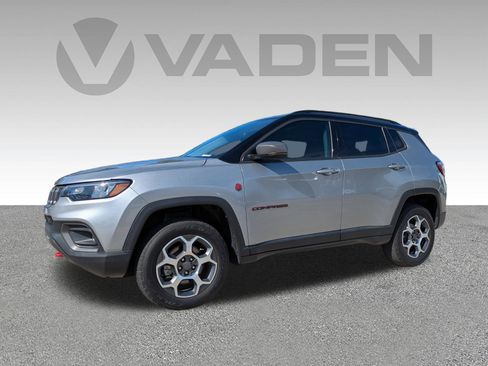 Used 2022 Jeep Compass Trailhawk w/ Trailhawk Convenience Group image 2