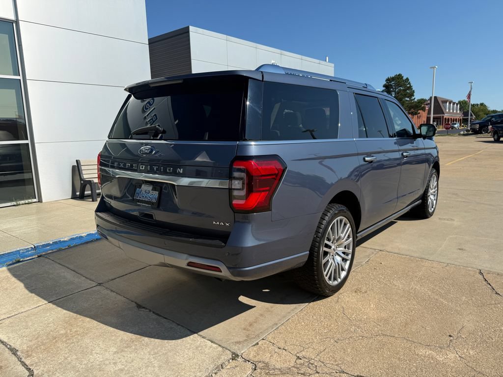 Used 2023 Ford Expedition Max Platinum AWD/4WD image 3