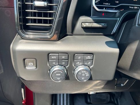 Used 2024 GMC Sierra 2500 AT4 w/ Technology Package AWD/4WD image 50