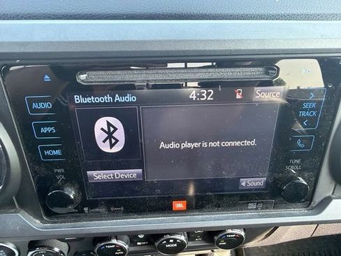 Used 2019 Toyota Tacoma TRD Sport AWD/4WD image 17
