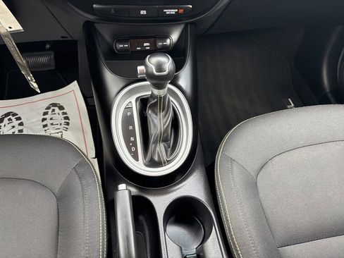 Used 2016 Kia Soul + FWD image 21