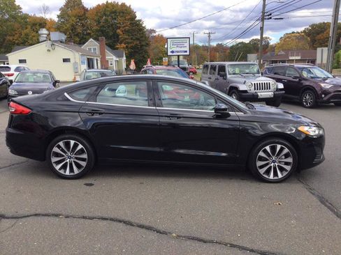 Used 2020 Ford Fusion SE image 4