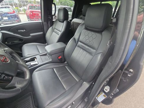 Used 2022 Nissan Frontier PRO-4X w/ Pro-4X Premium Package AWD/4WD image 13