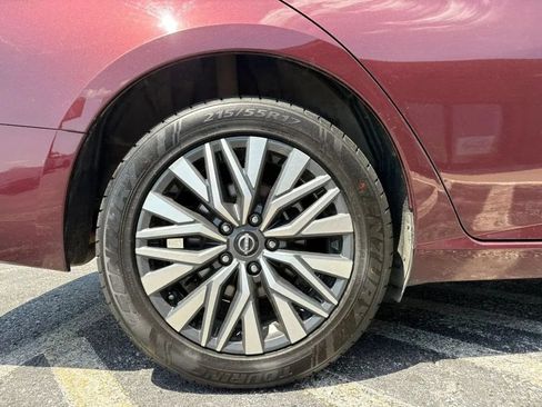 Used 2024 Nissan Altima 2.5 SV FWD image 23