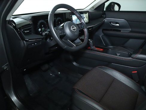 Certified 2025 Nissan Kicks SR w/ SR Premium Package image 19