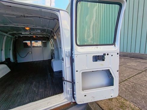 Used 2002 Dodge B3500 image 61