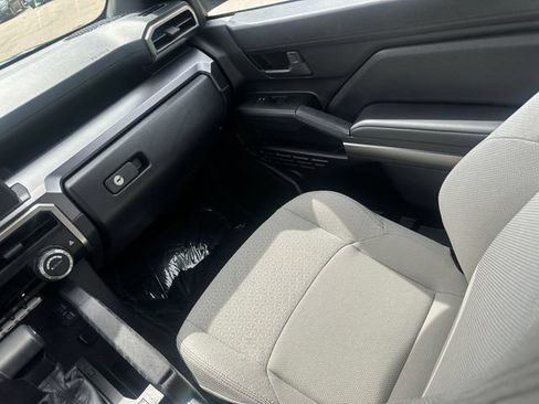 Used 2025 Toyota 4Runner SR5 AWD/4WD image 22