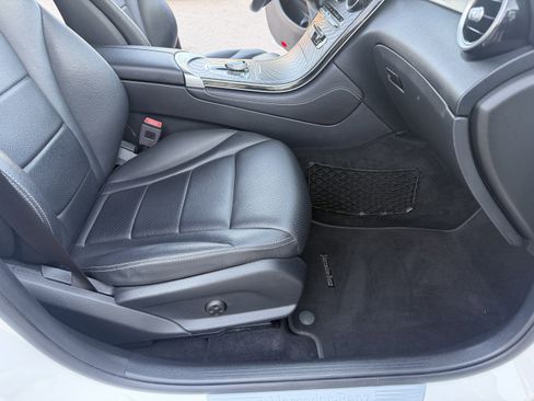 Used 2019 Mercedes-Benz GLC 300 image 17