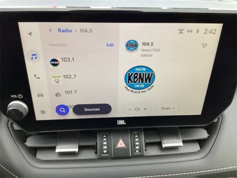 Used 2023 Toyota RAV4 Limited image 20