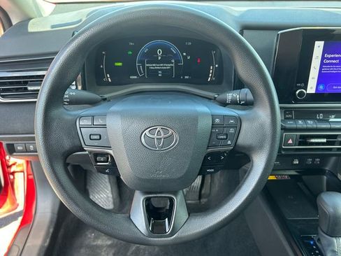 Used 2025 Toyota Camry LE FWD image 21
