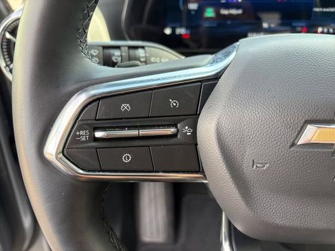 Used 2025 Chevrolet Equinox LT FWD image 6