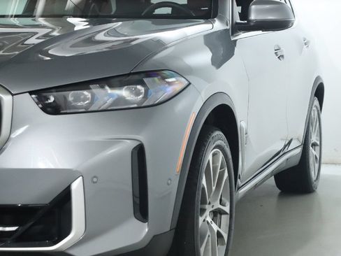 Used 2025 BMW X5 xDrive40i w/ Climate Comfort Package AWD/4WD image 14