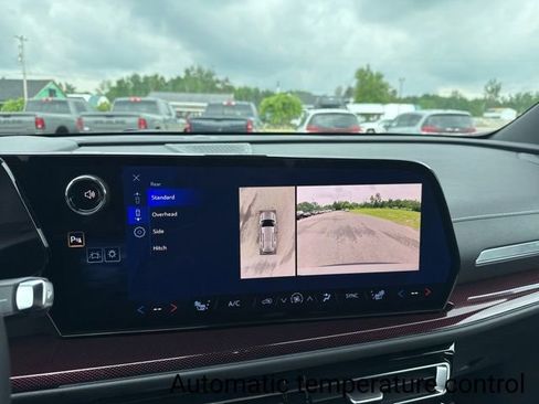 New 2026 Chevrolet Traverse Z71 w/ Enhanced Driving Package AWD/4WD image 28