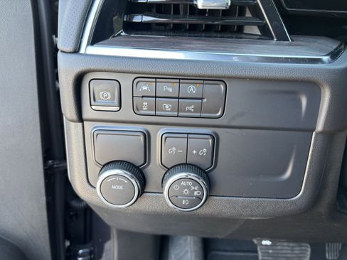 Used 2025 Chevrolet Tahoe Premier image 10