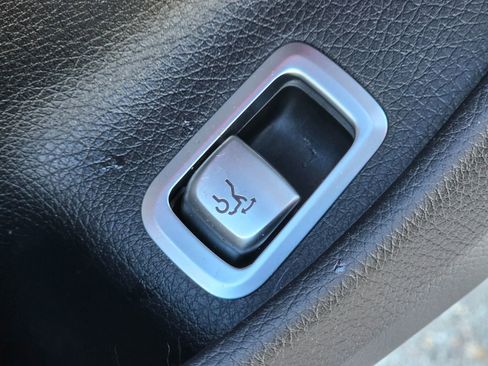 Used 2016 Mercedes-Benz S 550 Sedan image 27