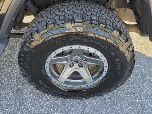 Used 2020 Jeep Gladiator Overland image 40