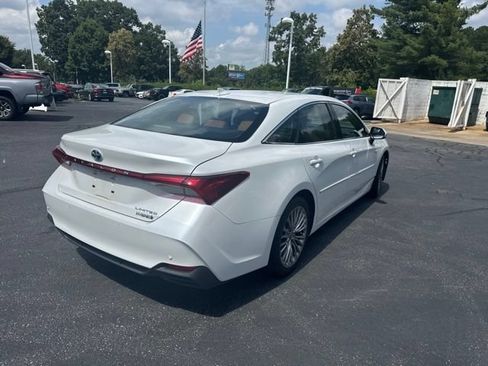 Used 2021 Toyota Avalon Limited w/ Advanced Safety Package FWD image 4