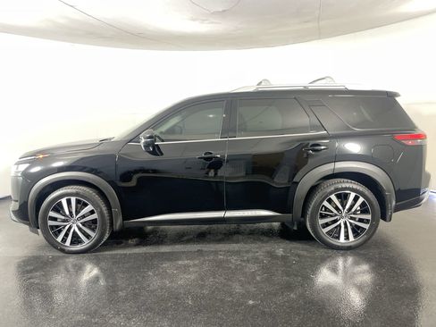 Certified 2024 Nissan Pathfinder Platinum w/ Cargo Package image 4