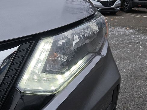 Certified 2020 Nissan Rogue SV w/ Premium Package image 9