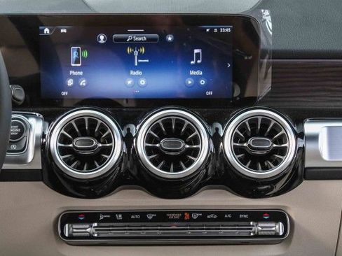 New 2026 Mercedes-Benz GLB 250 4MATIC image 14