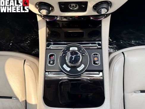 Used 2015 Rolls-Royce Wraith RWD image 22