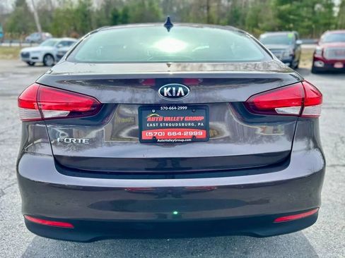 Used 2017 Kia Forte LX w/ LX Popular Package image 7