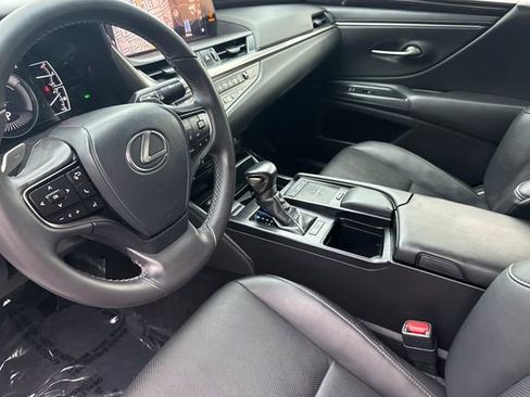 Used 2021 Lexus ES 300h w/ Premium Package image 7