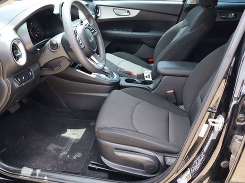 Used 2024 Kia Forte LXS w/ LXS Technology Package FWD image 14