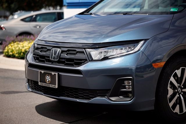 New 2027 Honda Odyssey Touring image 3