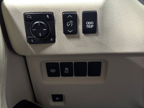 Used 2018 Lexus GX 460 Premium image 31