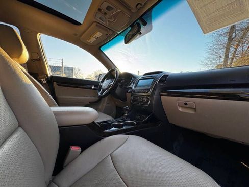 Used 2014 Kia Sorento EX w/ EX V6 Touring Package image 10