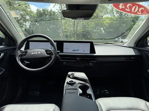 Certified 2024 Kia EV6 Light RWD image 35