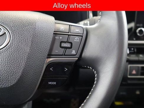 Used 2025 Toyota Camry SE image 20