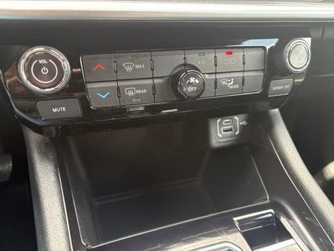 Used 2024 Jeep Compass Latitude AWD/4WD image 29