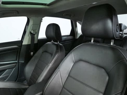 Used 2024 Volkswagen Jetta SE w/ Panoramic Sunroof Package FWD image 12