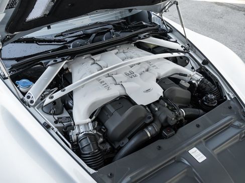 Used 2010 Aston Martin DBS Volante image 18