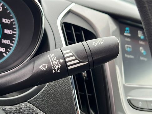 Used 2018 Chevrolet Cruze LT image 20