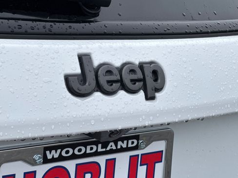 New 2026 Jeep Compass Latitude image 25