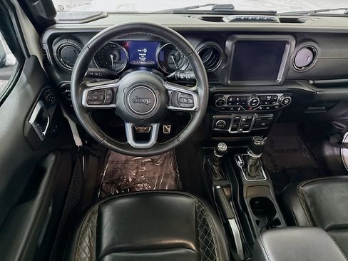 Used 2023 Jeep Wrangler Unlimited Sahara AWD/4WD image 3