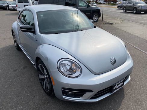 Used 2014 Volkswagen Beetle R-Line image 8