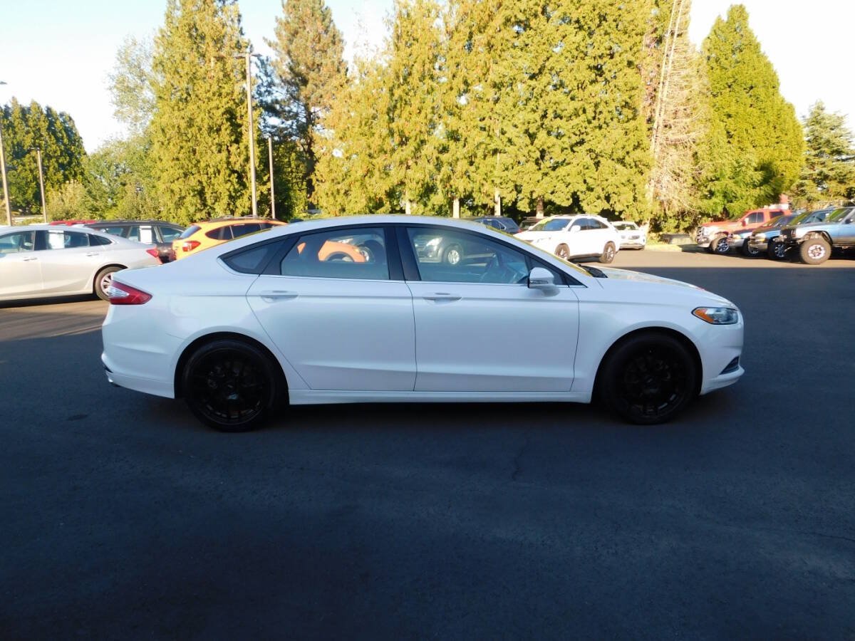 Used 2013 Ford Fusion SE FWD image 20