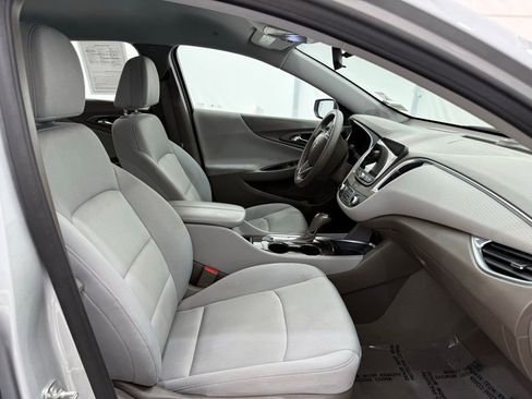 Used 2020 Chevrolet Malibu LT w/ Fleet LT Safety Plus Package image 16