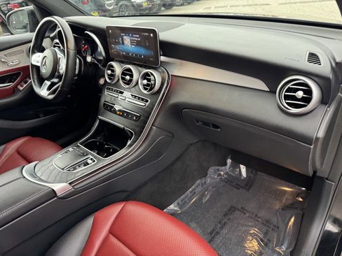Used 2021 Mercedes-Benz GLC 300 image 7