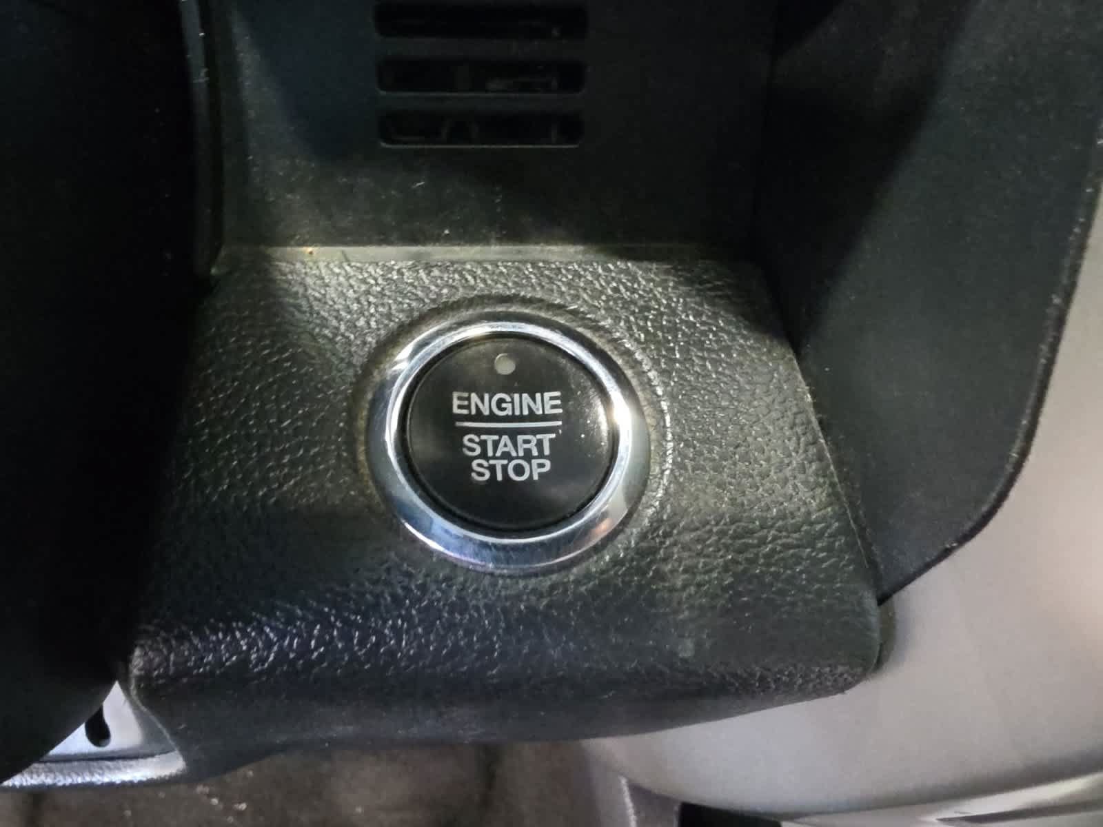 Used 2019 Ford F150 Lariat w/ Equipment Group 502A Luxury AWD/4WD image 29