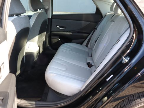 Used 2024 Hyundai Elantra Limited FWD image 8