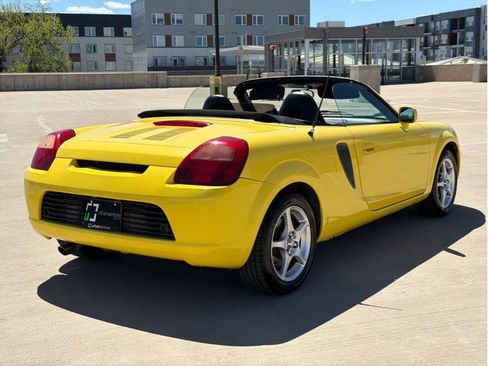 Used 2001 Toyota MR2 image 12