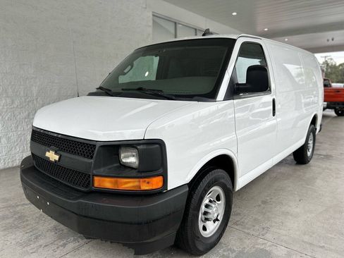 Used 2017 Chevrolet Express 3500 RWD image 1