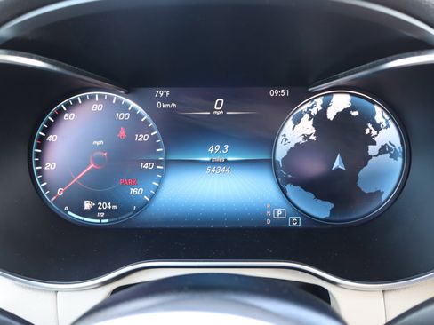 Used 2022 Mercedes-Benz GLC 300 4MATIC image 25