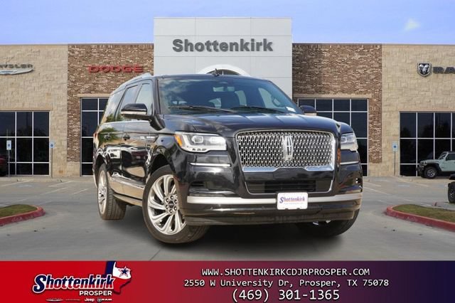 Used 2023 Lincoln Navigator Reserve AWD/4WD image 1