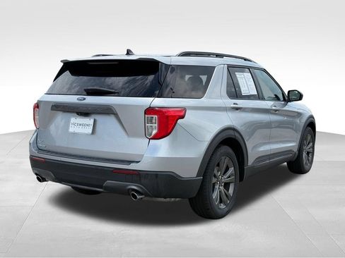 Used 2021 Ford Explorer XLT w/ Equipment Group 202A RWD image 29